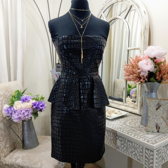 🍒NWT🍒 MOSCHINOCHEAP&CHIC PEPLUM PARTY DRESS - Picture 2 of 9